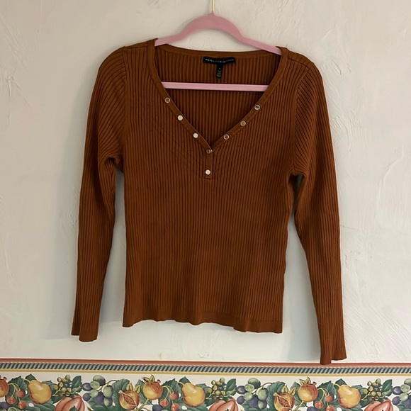 White House Black Market Tops - White House Black Market V-Neck Long Sleeve Top, Size L, Brown/Rust